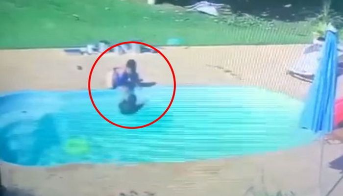 Üç yaşlı uşaq suda boğulmaqda olan yaşıdını xilas etdi