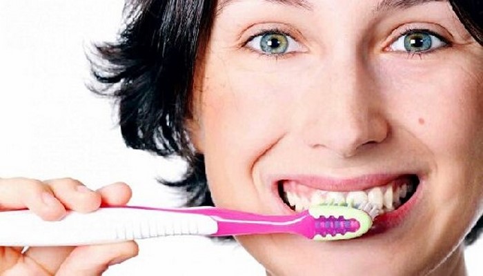 Ученые назвали продукты, которые «убивают» зубы