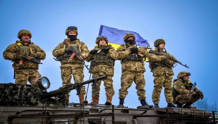 Ukrayna ordusunda iki komandan vəzifəsindən azad edildi: YENİ TƏYİNATLAR