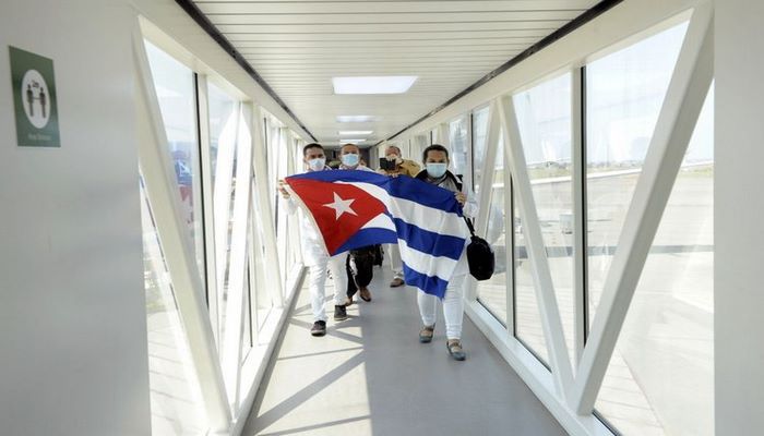 В Азербайджан прибыли 115 кубинских медиков, специализирующихся в сфере борьбы с COVID-19