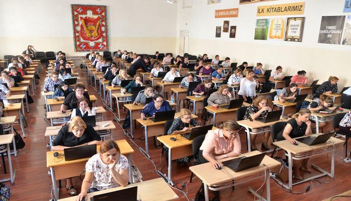 В Азербайджане 14 августа стартуют тестовые экзамены по приему учителей на работу