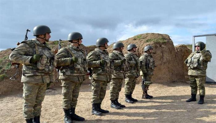 В Азербайджане более 23 500 граждан записались в армию добровольцами