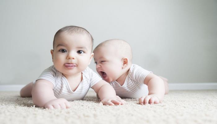 В Азербайджане родились 1 258 близнецов и 42 тройняшки