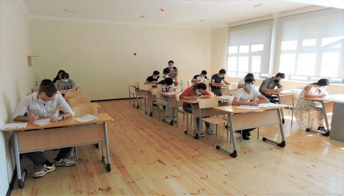 В Азербайджане завершены вступительные экзамены в вузы