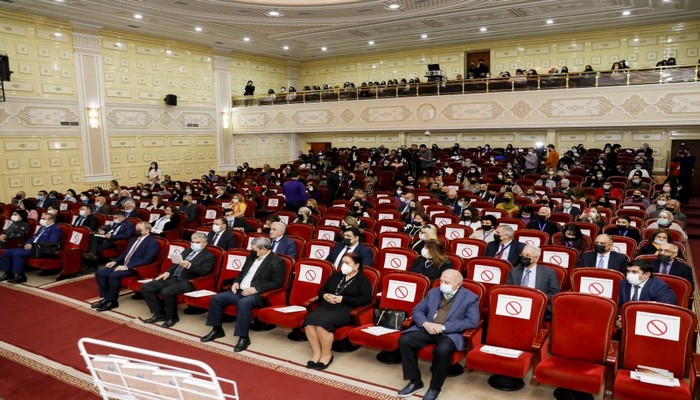 В БГУ прошла Международная конференция Великий азербайджанский поэт Низами Гянджеви и литературно-культурное наследие Востока и Запада