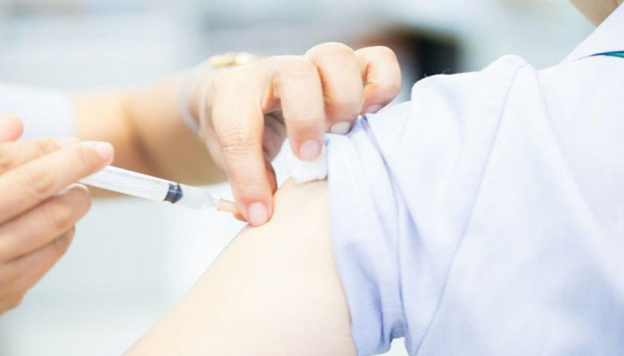 В Азербайджане рекомендуется вакцинировать от гриппа подверженных риску заражения коронавирусом