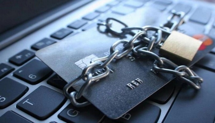 Vətəndaş kiberdələduzluğun qurbanı oldu: Kartından 27 min manat oğurlandı