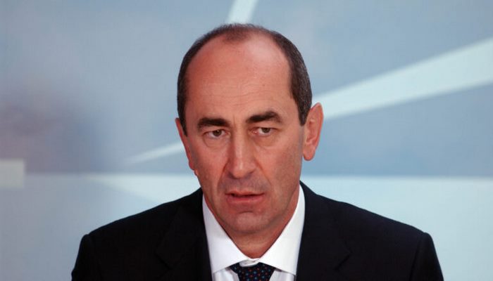 Xakerlərimiz Robert Köçəryanın və digərlərinin mobil telefon bazasını ələ keçirdi