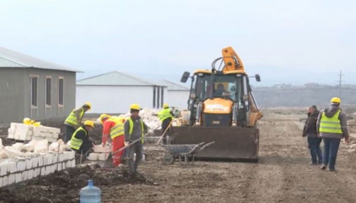 Xocalı yenidən qurulur: Əzəmətli tikinti meydançasını xatırladır - VİDEO