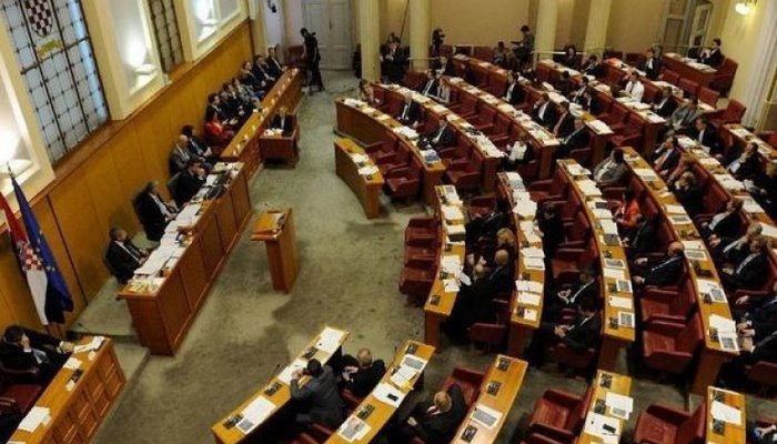 Xorvatiya parlamenti özünü buraxmaq qərarına gəlib