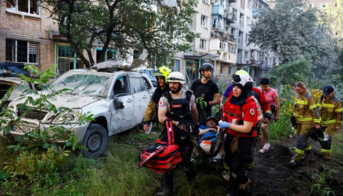 Zelenski Rusiyanın hücumundan sonra səfərini təxirə saldı