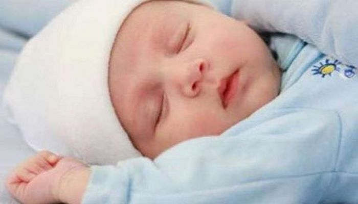 Zibil qutusuna atılan uşaq Körpələr Evinə verildi